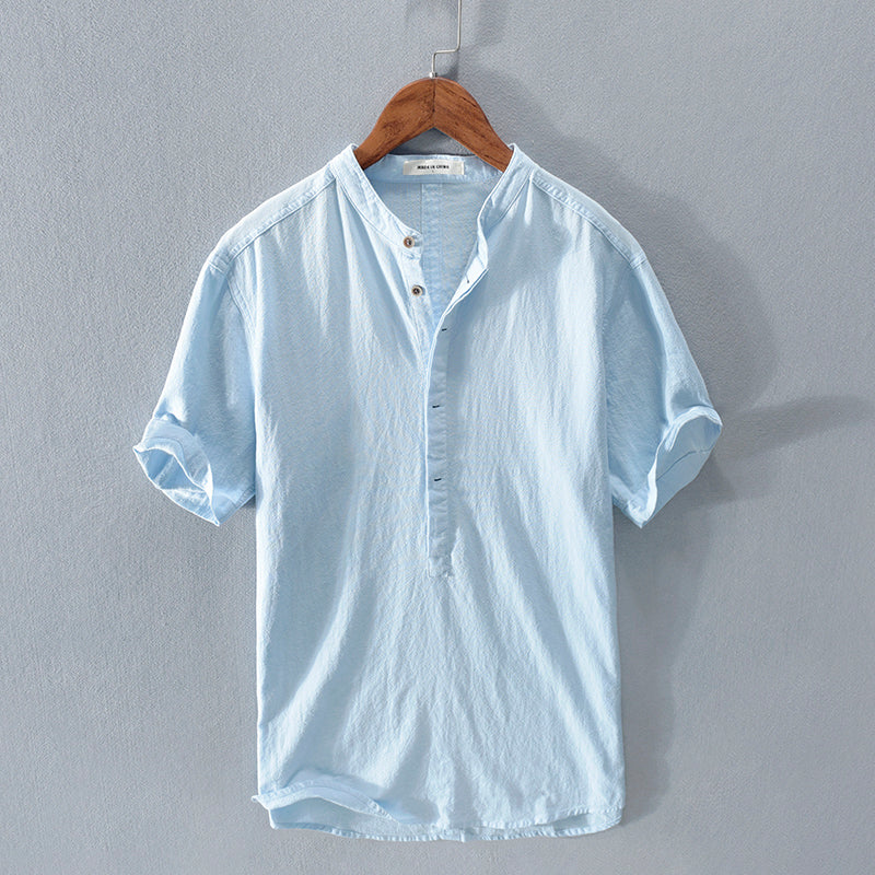 Men's short sleeve stand collar shirt with button placket and curved hem