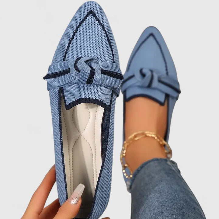 Women's pointed loafers with knotted front band and contrast edging