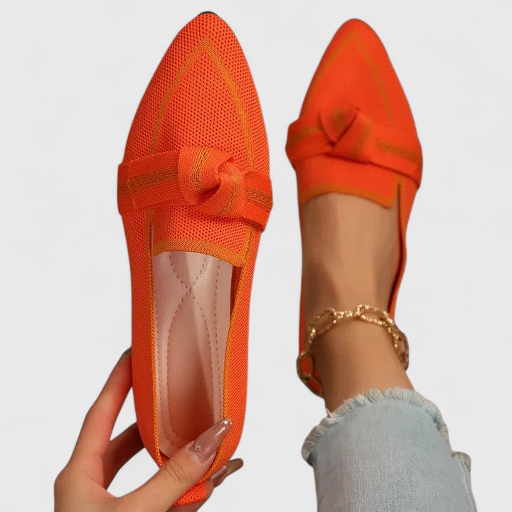 Women's pointed loafers with knotted front band and contrast edging