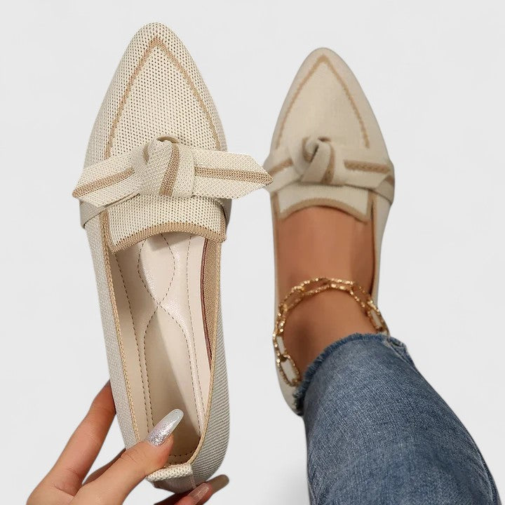Women's pointed loafers with knotted front band and contrast edging