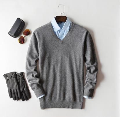 Men's ribbed knit jumper with crew neck and long sleeves