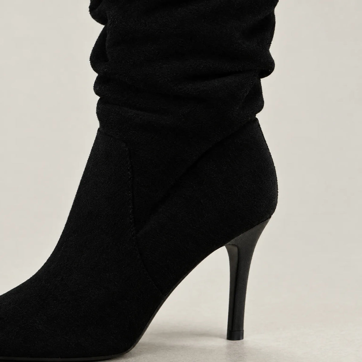 Vontur - Heeled Pointed Slouch Boots